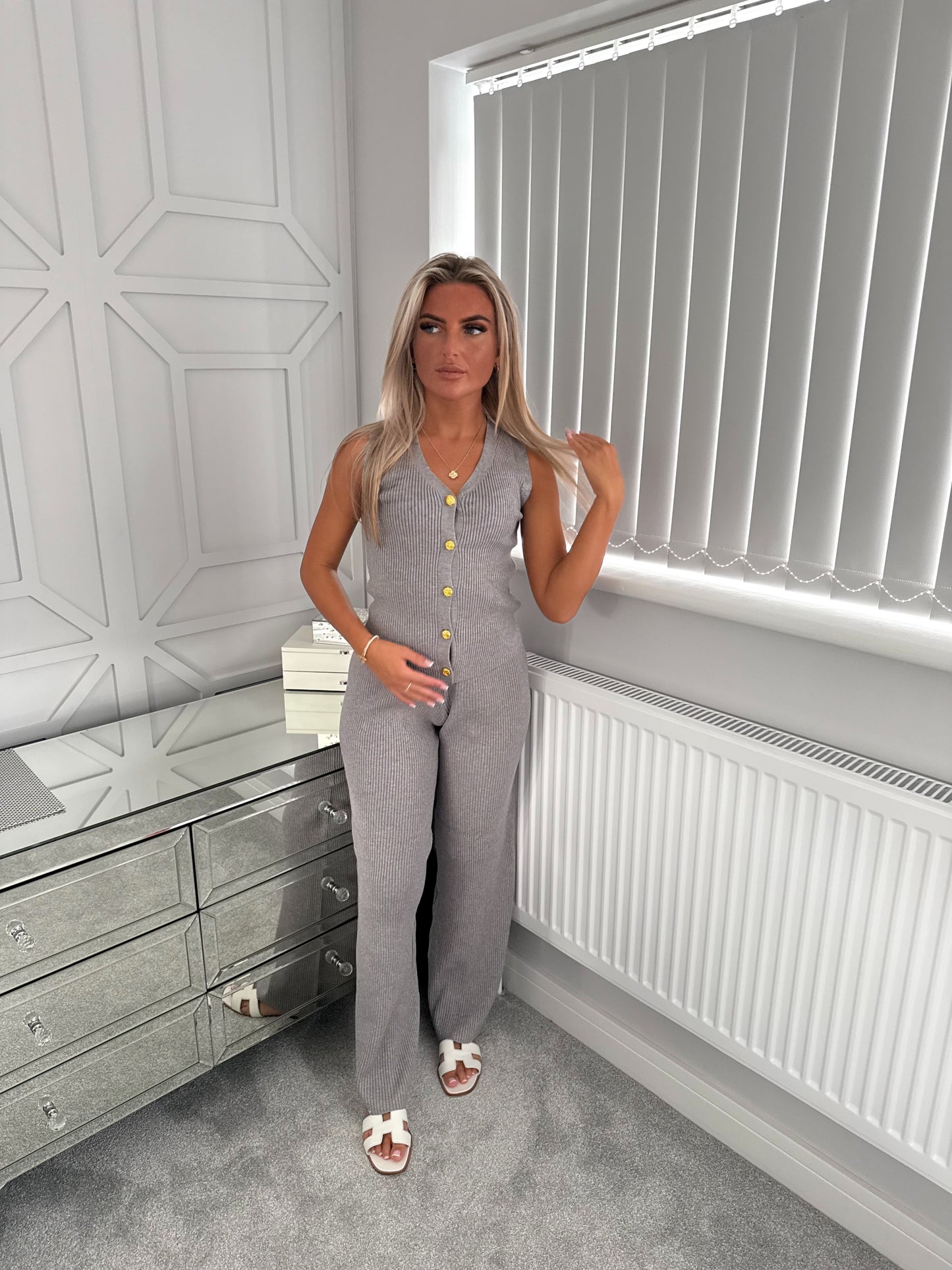 AVA - GREY