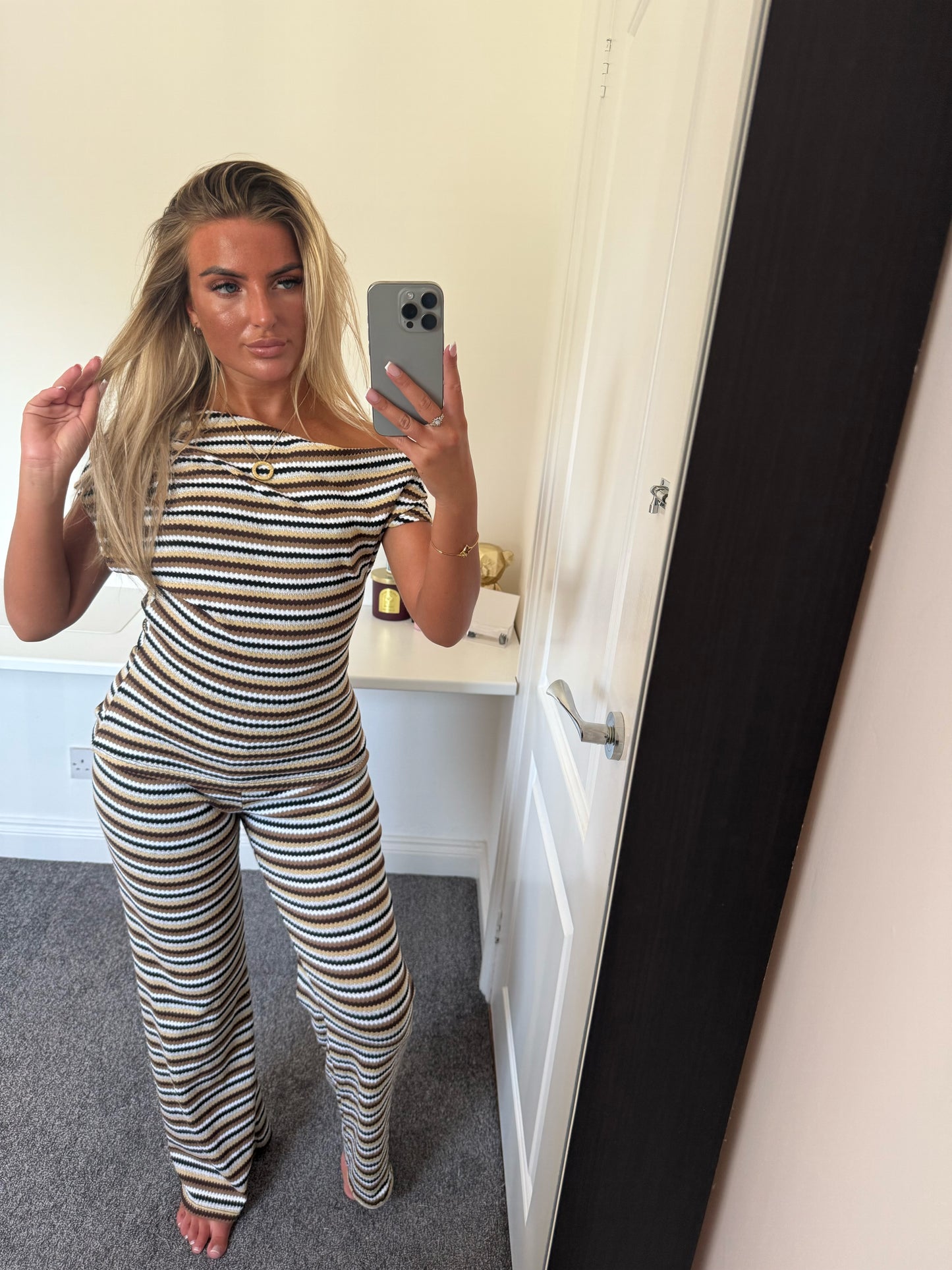 OFF THE SHOULDER CO ORD - BROWN