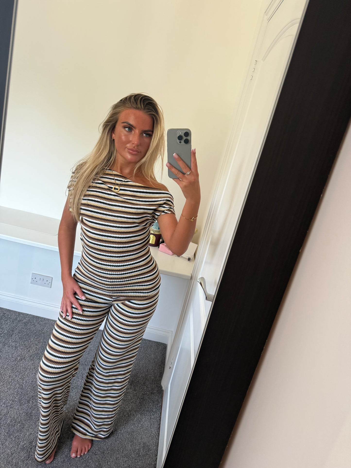 OFF THE SHOULDER CO ORD - BROWN
