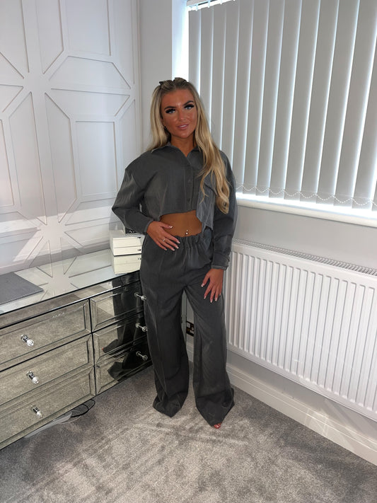 CROPPED SHIRT SUIT SET - GREY